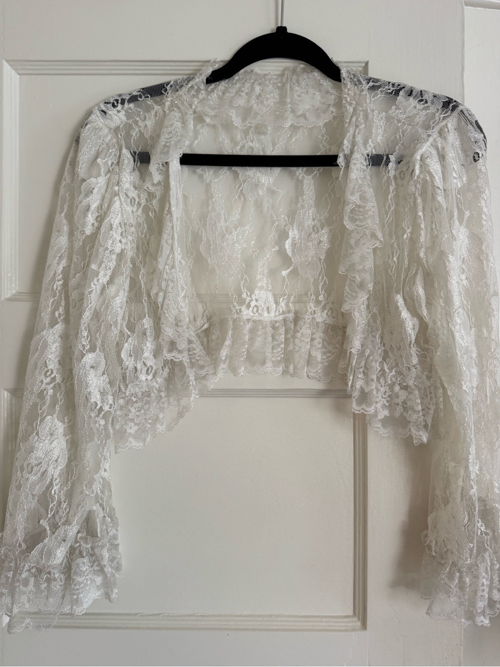 Vintage white lace bolero with ruffled sleeves